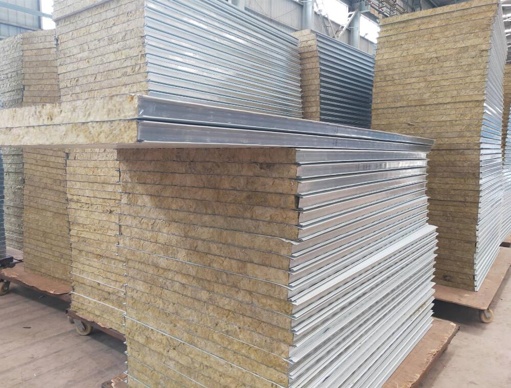 彩鋼(gāng)夾(jiá)芯板能防火嗎(ma)